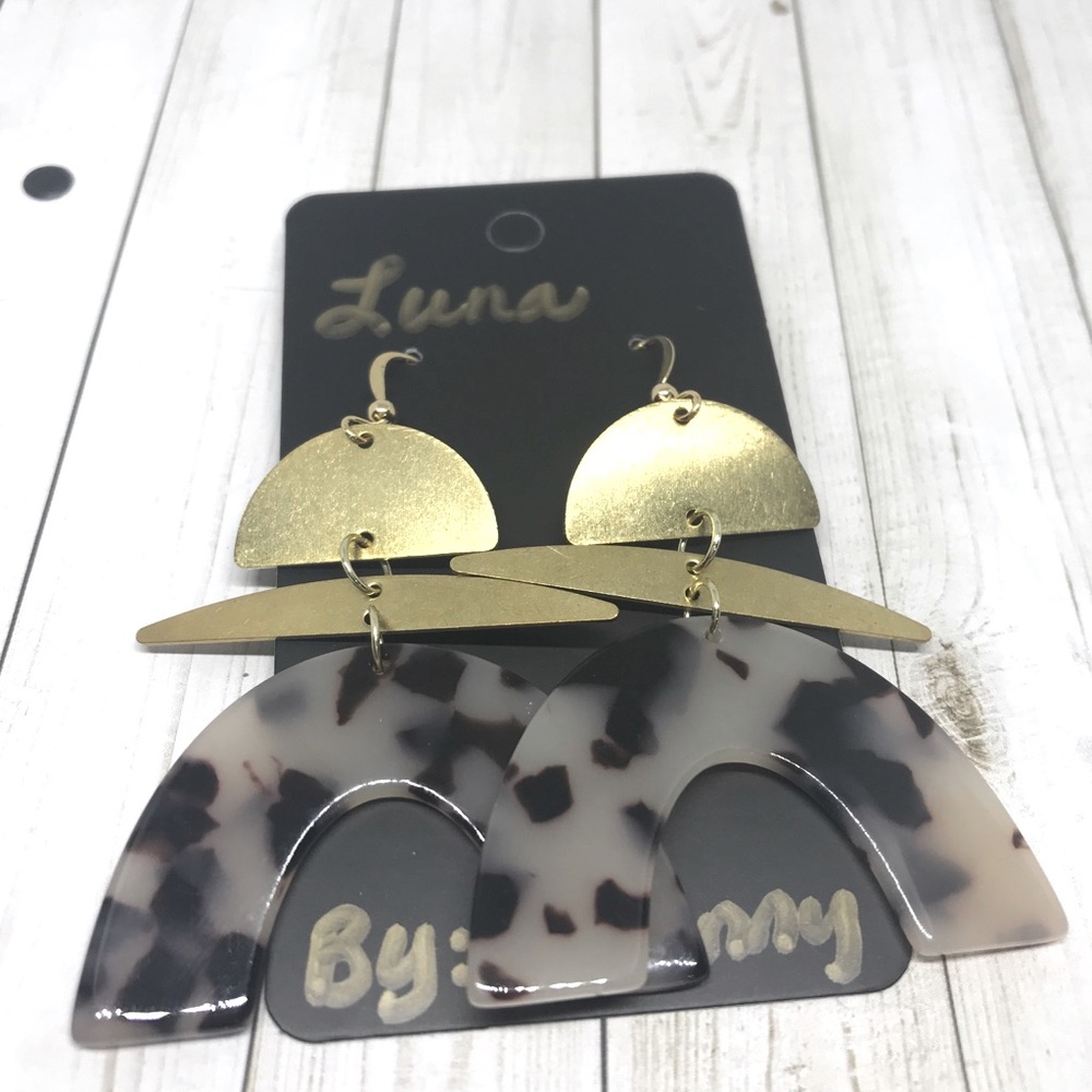 Handmade acetate light weight earrings.